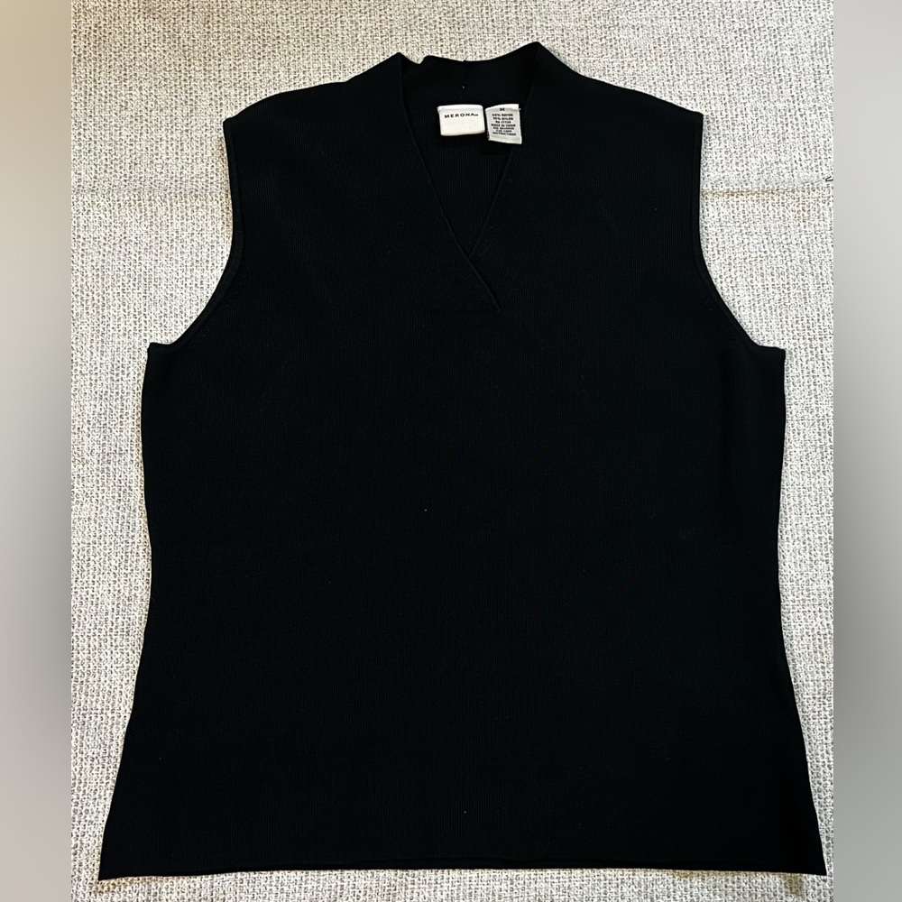 Merino Sleeveless Shell V Neck Top size M
